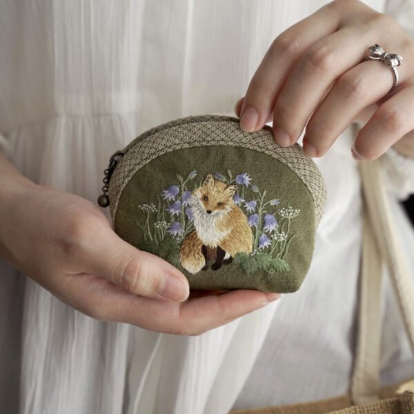 【限量作品】手工刺繡 \ 零錢包 \ 狐狸和風鈴草 - Image 2